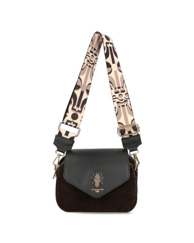 Bag with interchangeable flaps