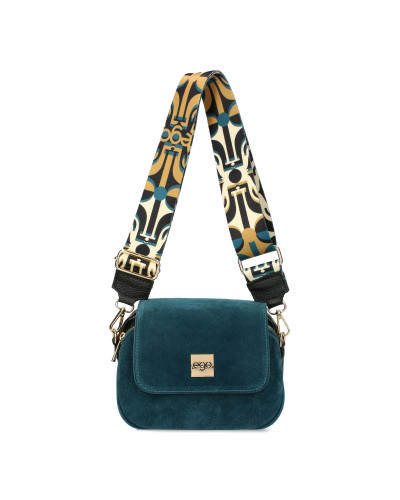 Bag with interchangeable flaps