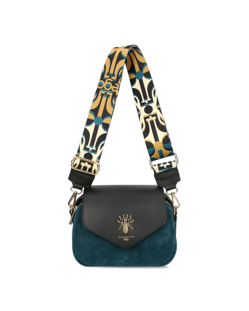 Bag with interchangeable flaps