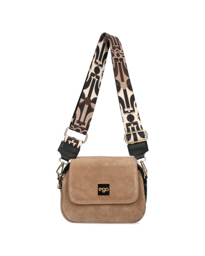 Bag with interchangeable flaps