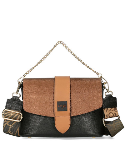 Wing bag with two interchangeable flaps