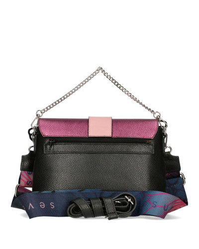 Wing bag with two interchangeable flaps