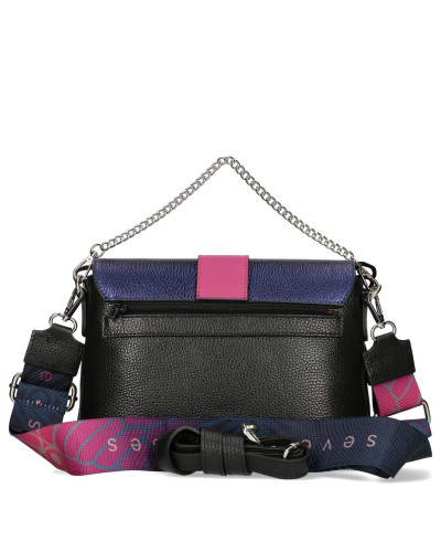 Wing bag with two interchangeable flaps