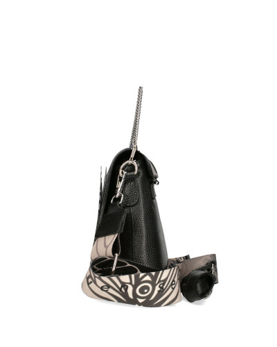 Wing bag with two interchangeable flaps