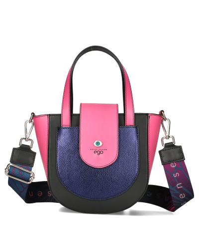 Leather bag with detachable wings