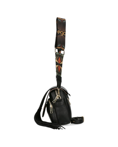 Mała torebka z odpinanymi frędzlami