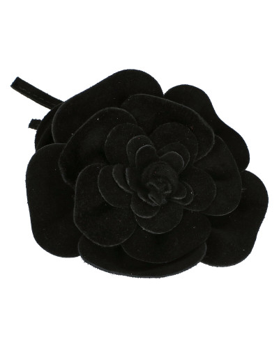 Torebka o wydłużonym kształcie z kwiatem