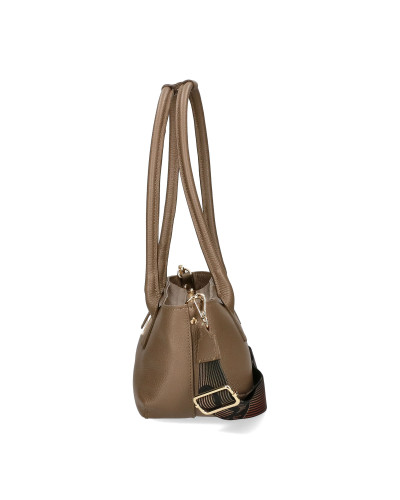 Torebka o wydłużonym kształcie z kwiatem