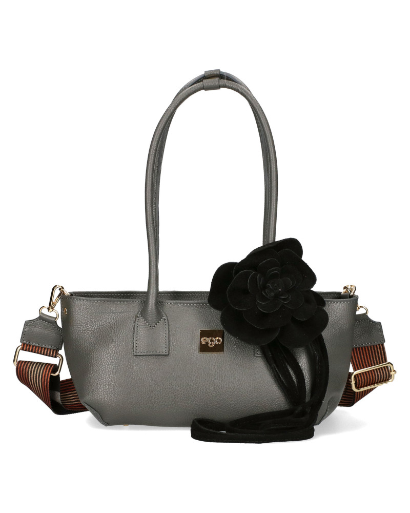 Torebka o wydłużonym kształcie z kwiatem