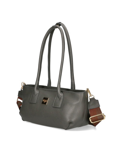 Torebka o wydłużonym kształcie z kwiatem