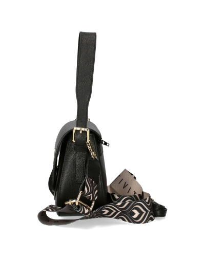 Bag with two interchangeable flaps