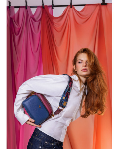 Mała torebka z wymiennymi klapkami