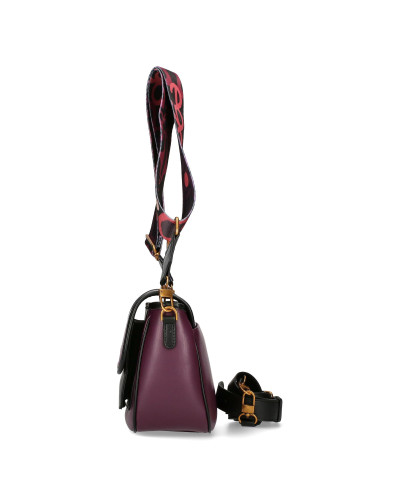 Small bag with a flap