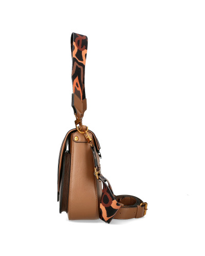 Messenger bag with two interchangeable flaps