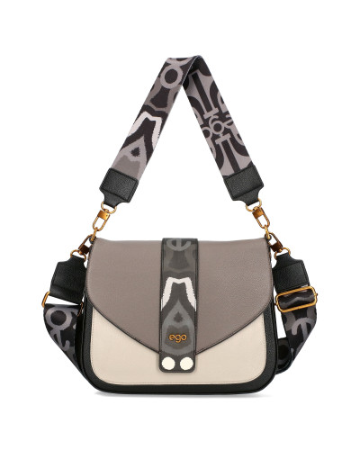 Messenger bag with two interchangeable flaps