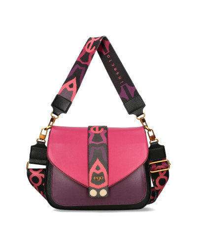 Messenger bag with two interchangeable flaps