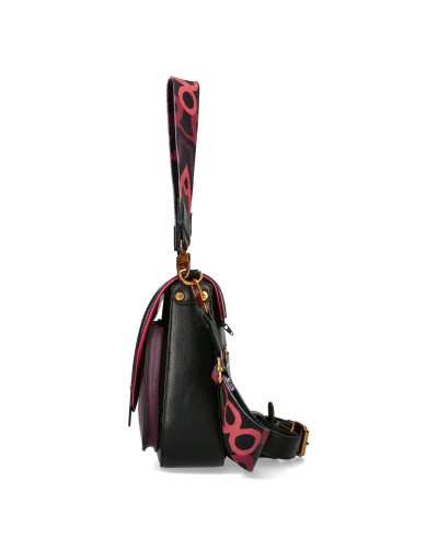 Messenger bag with two interchangeable flaps