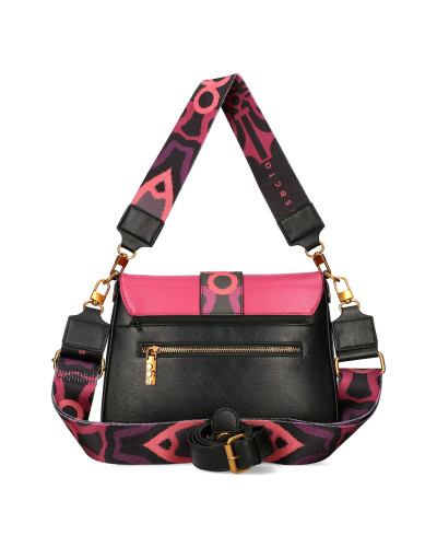 Messenger bag with two interchangeable flaps