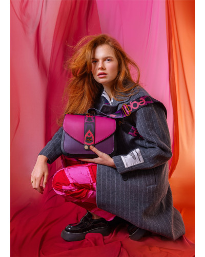 Torebka listonoszka z dwoma wymiennymi klapkami