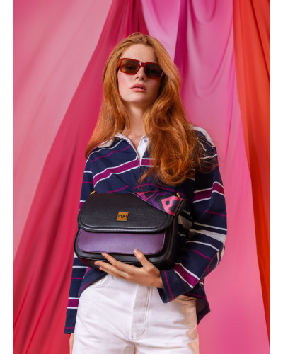 Messenger bag with two interchangeable flaps