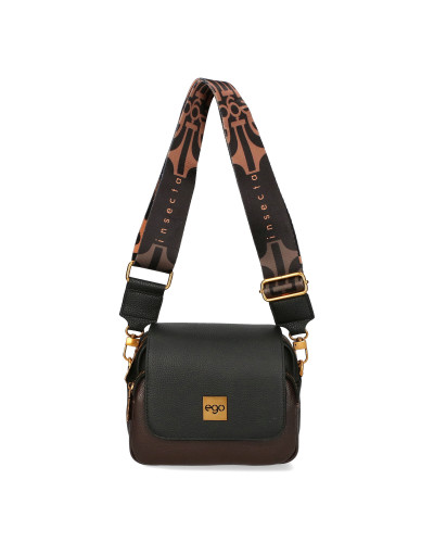 Bag with interchangeable flaps