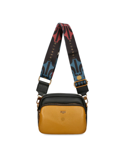 Bag with interchangeable flaps