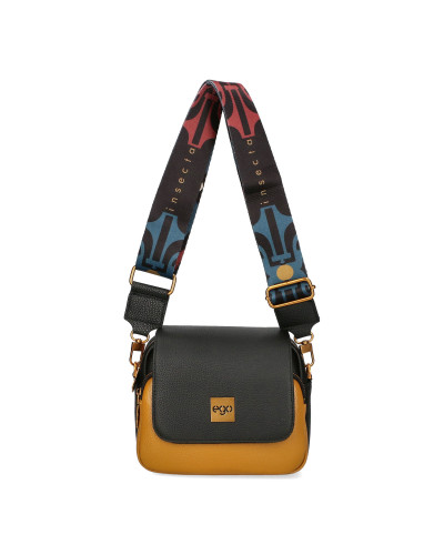 Bag with interchangeable flaps