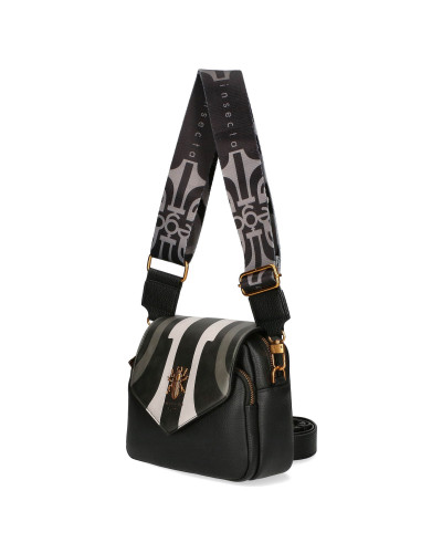 Bag with interchangeable flaps