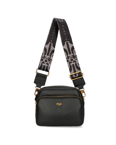 Bag with interchangeable flaps