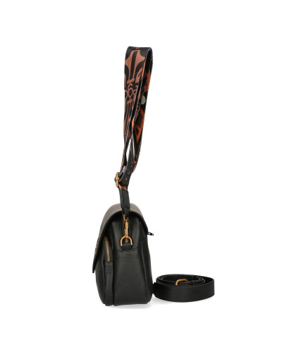 Bag with interchangeable flaps