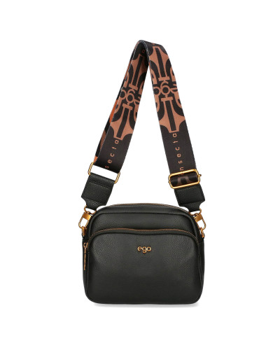 Bag with interchangeable flaps