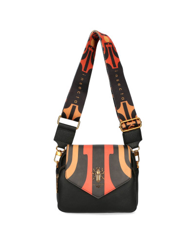 Bag with interchangeable flaps