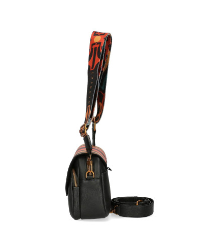 Bag with interchangeable flaps