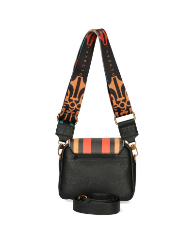 Bag with interchangeable flaps