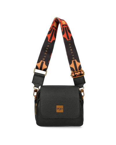 Bag with interchangeable flaps