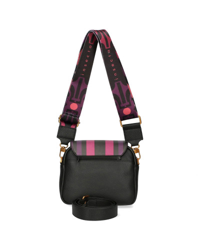 Bag with interchangeable flaps