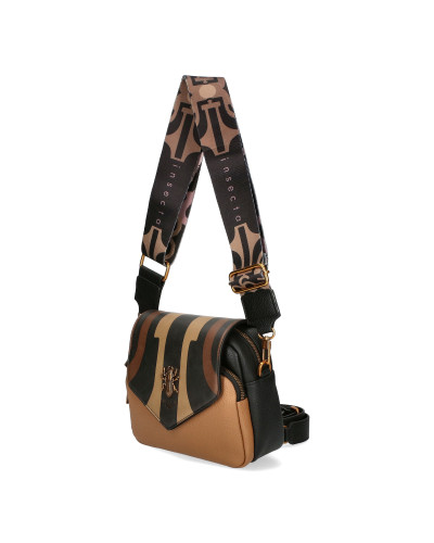 Bag with interchangeable flaps