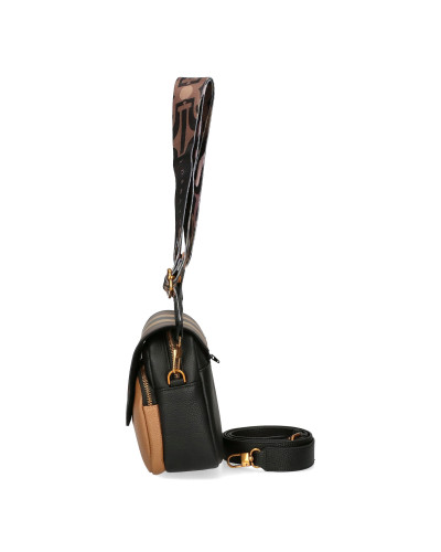 Bag with interchangeable flaps