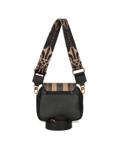 Bag with interchangeable flaps