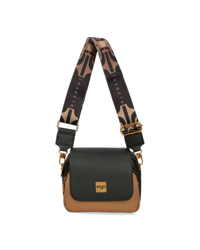 Bag with interchangeable flaps