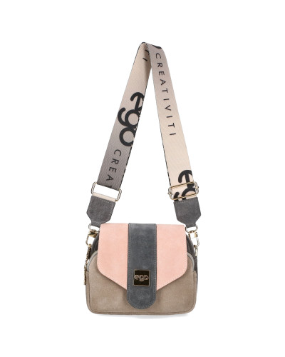 フラップ付きレザーバッグ