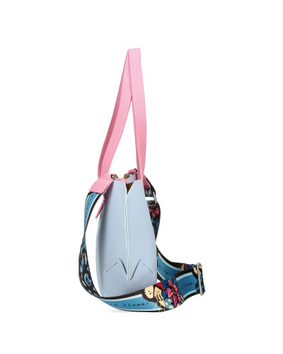 Medium-sized handbag with an inner pouch