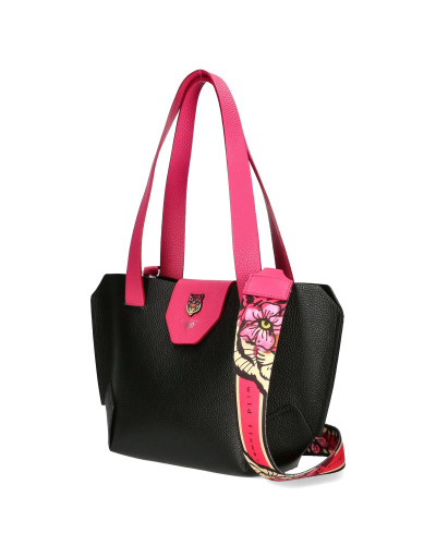 Medium-sized handbag with an inner pouch