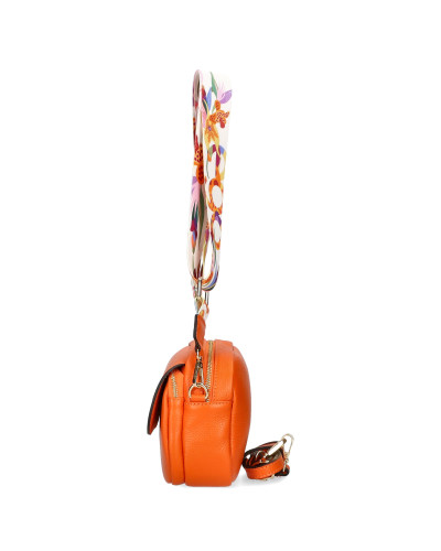 Bag with a bee