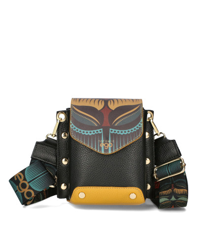 Bag with interchangeable flaps