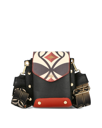 Bag with interchangeable flaps