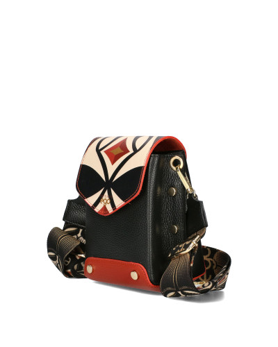 Bag with interchangeable flaps