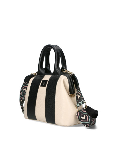 Kuferek z przedłużonym motywem uszka