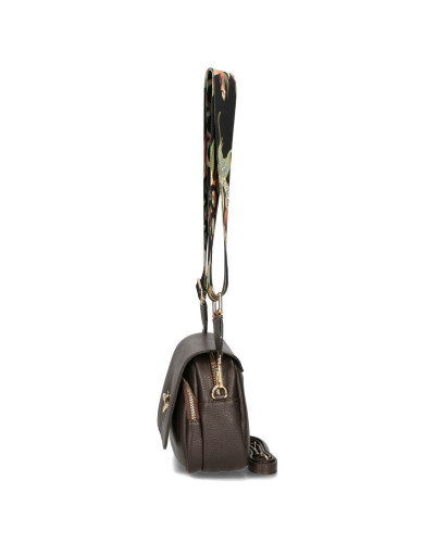 Bag with a bee